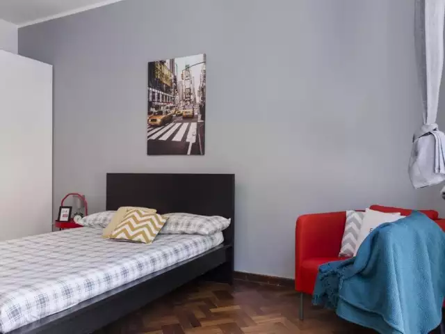 Room for rent in 7-bedroom apartment in Bologna