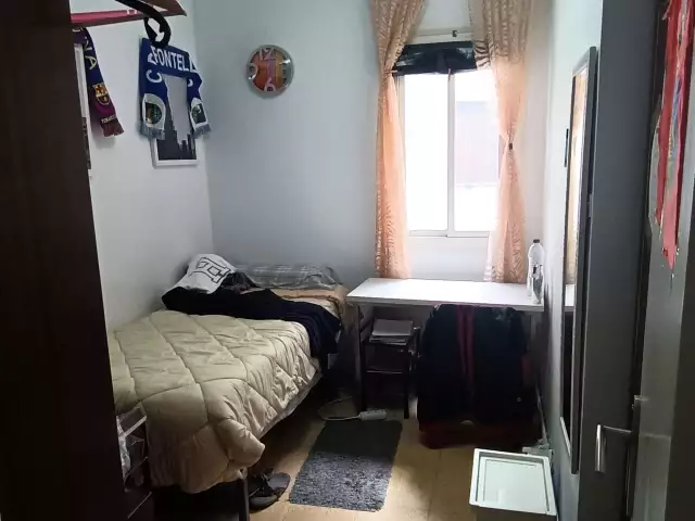 Room in shared apartment in Barcelona