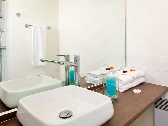 Studio apartment for rent in Courbevoie - View 3