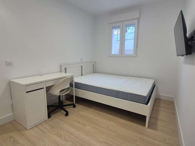 1 room of 85m² in Madrid photo 14