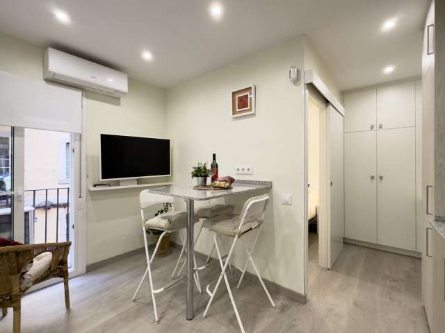 2-bedroom apartment for rent in La Barceloneta, Barcelona - View 3