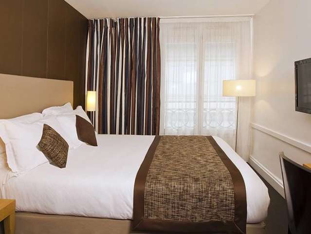 Apartment in Paris - View 5