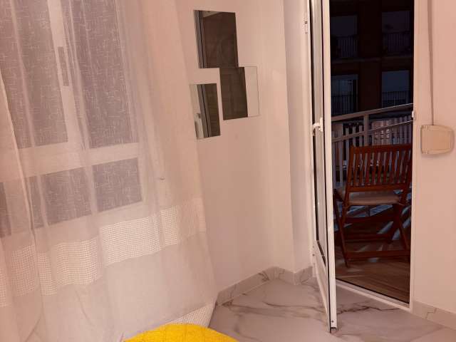 1 room of 93m² in Alicante photo 4