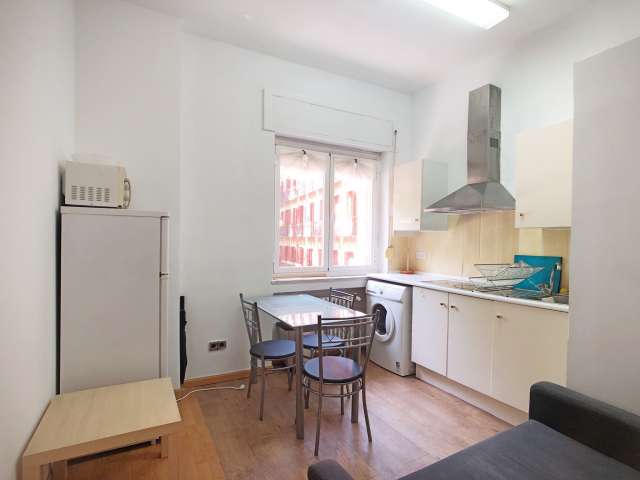 2-bedroom flat for rent in Plaza de España - View 3