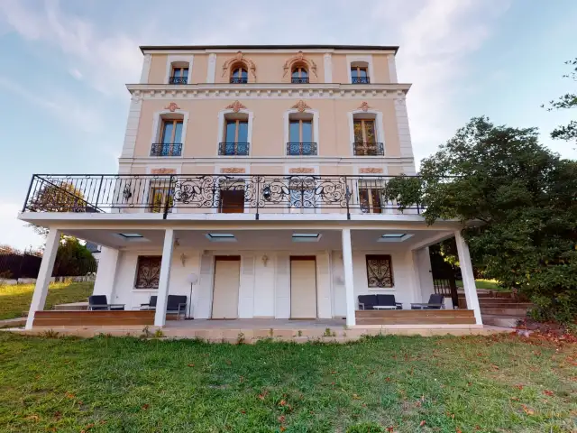 407 m2 großes Coliving-Haus in Créteil - 19 Schlafzimmer