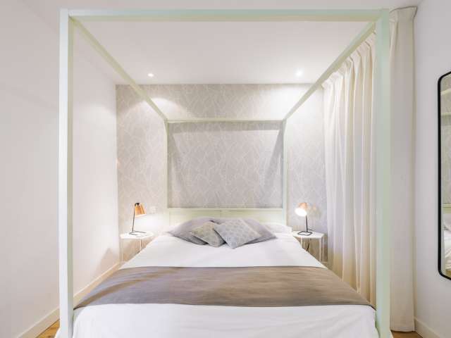 3-bedroom apartment for rent in Sol, Madrid - View 2