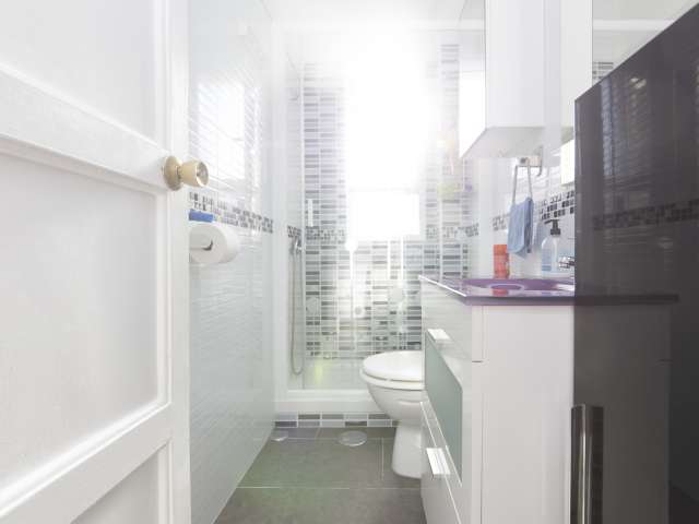 1 room of 72m² in Madrid photo 12