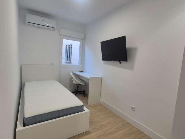 1 room of 85m² in Madrid photo 7