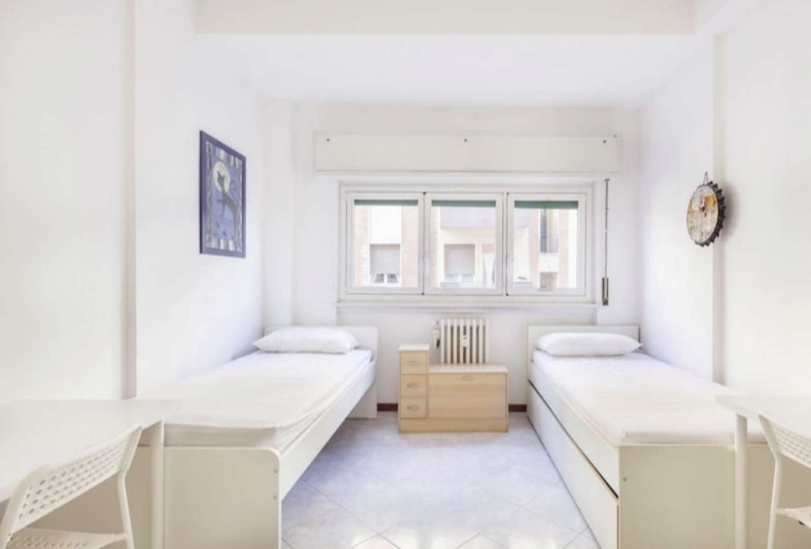 Bed for rent in shared room, 2-bedroom apartment in Milan