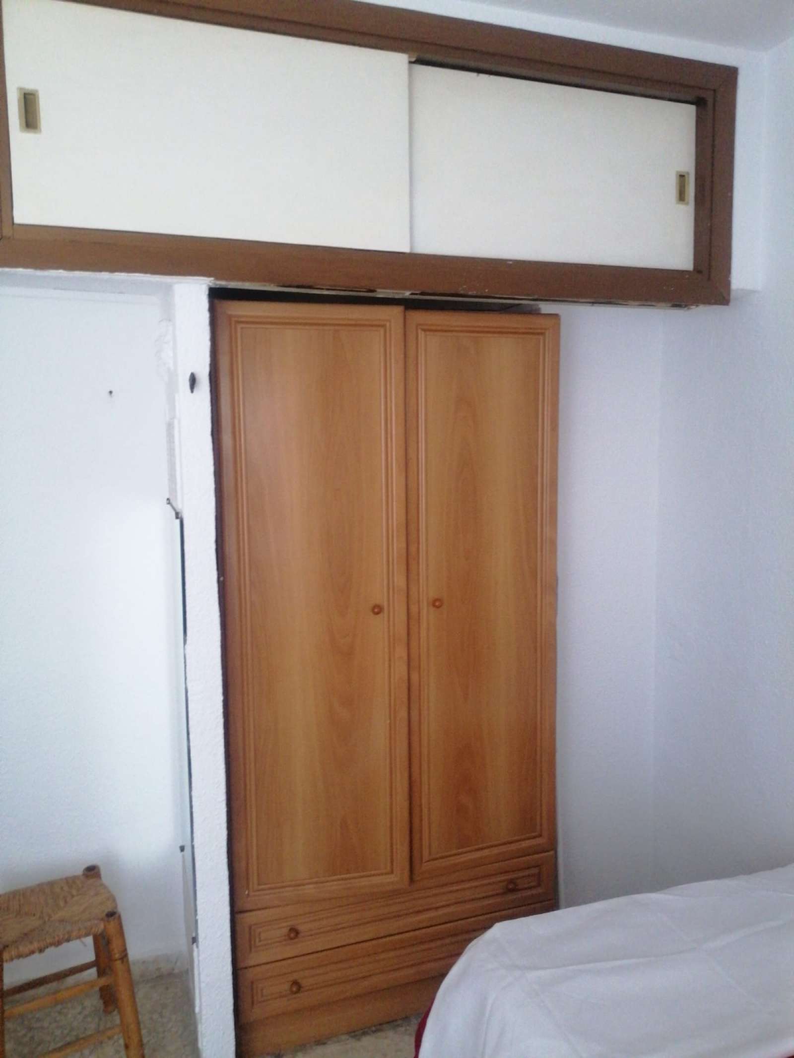 Room in shared apartment for rent in Villegas, Seville.