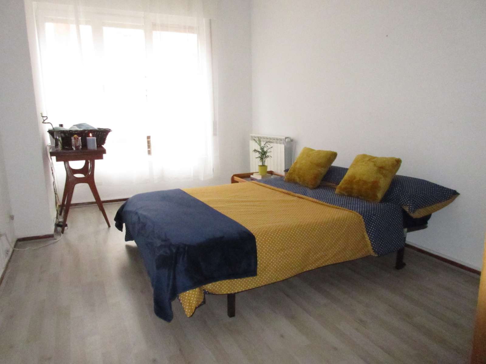 Room in shared apartment for rent in Santander