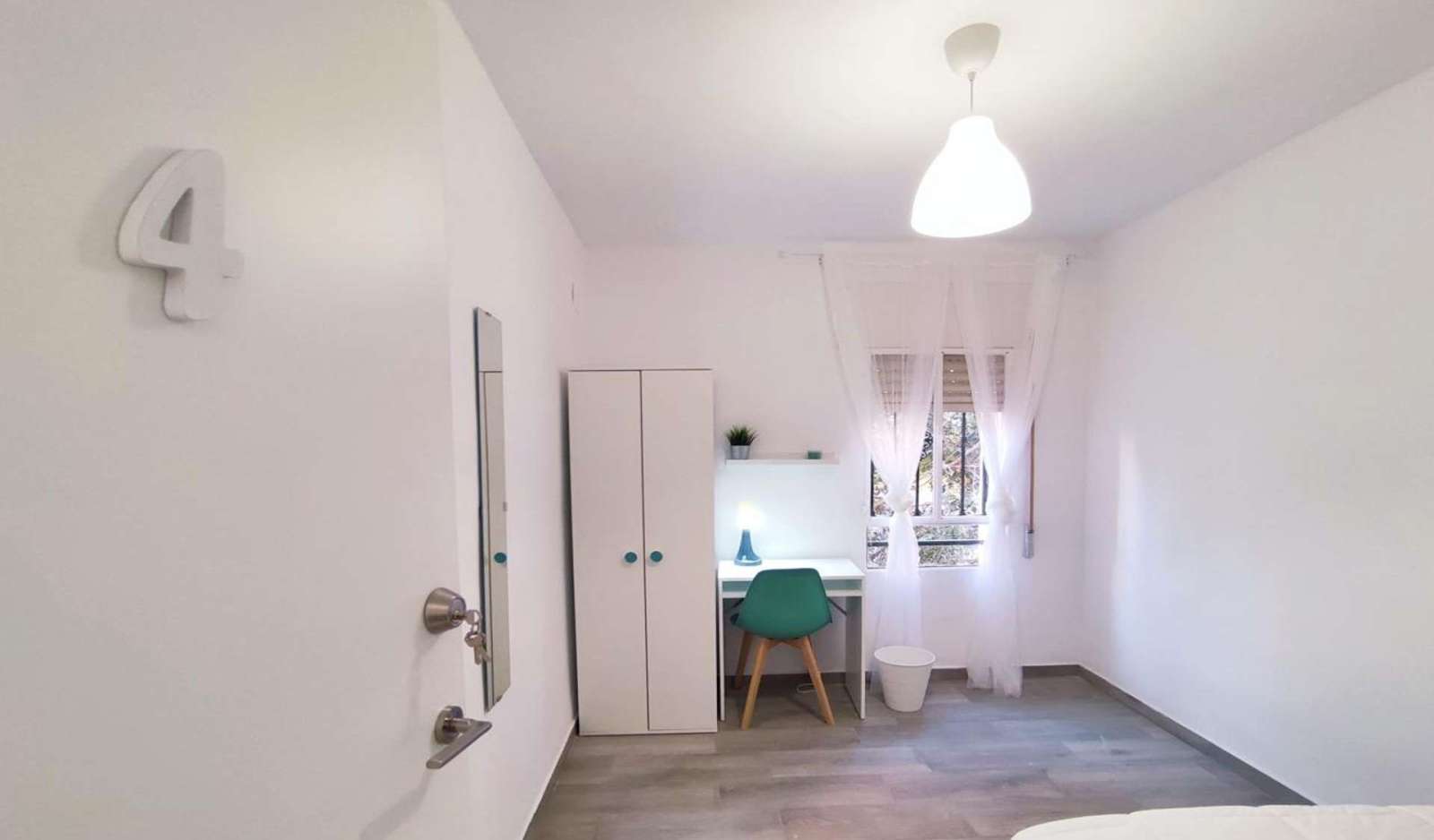 Room shared for rent in Casería de Montijo, Granada.