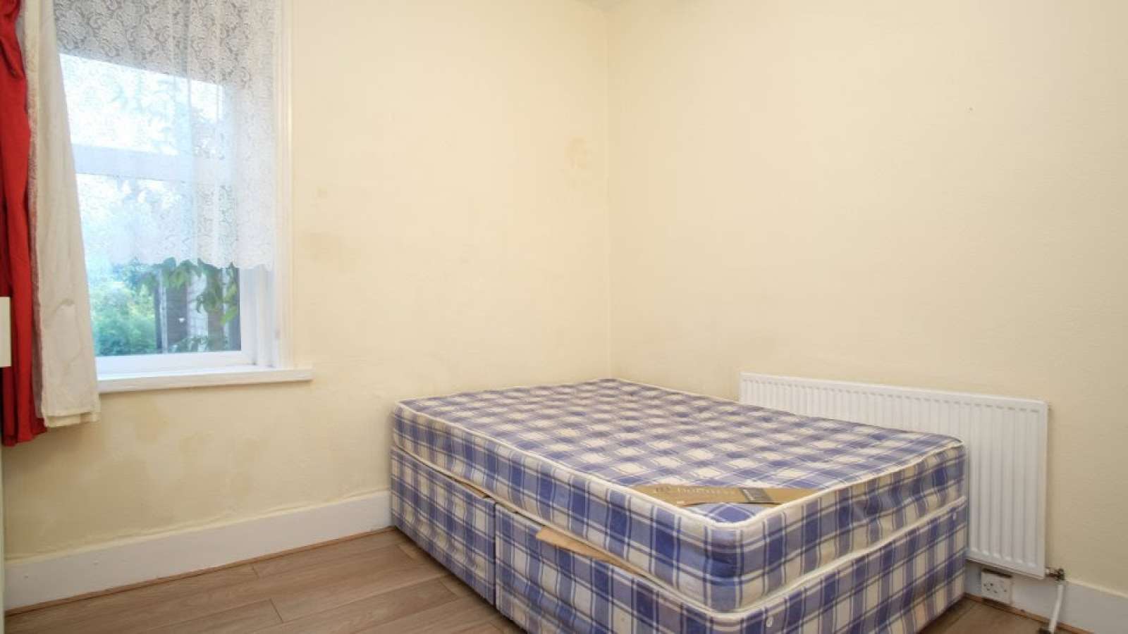 Room to rent in 6-bedroom flatshare in Walthamstow, London