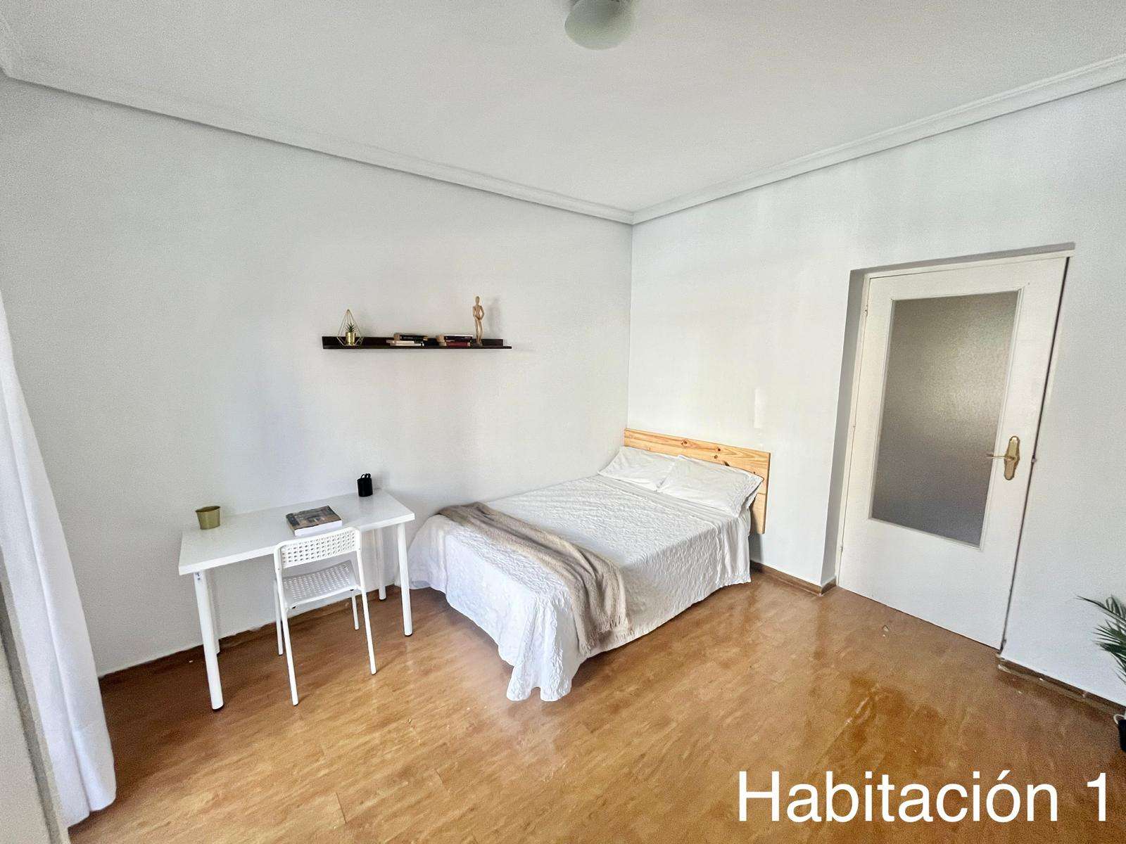 Room in shared flat for rent in Santiponce, Seville