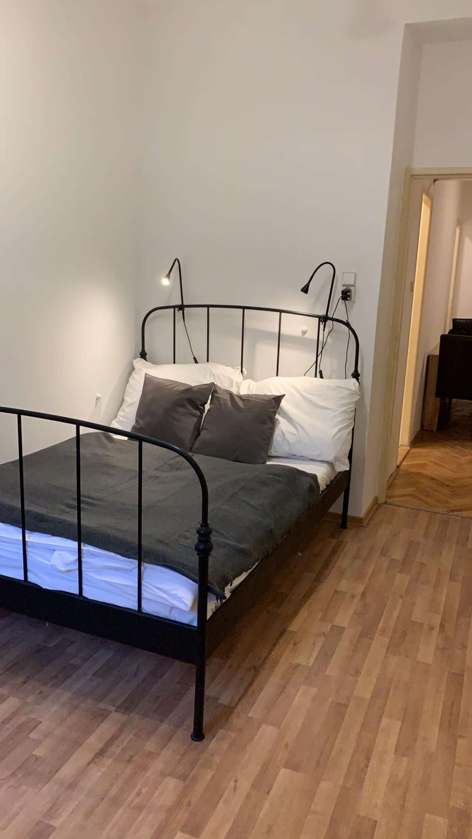 Room for rent in 3-bedroom apartment in Prague