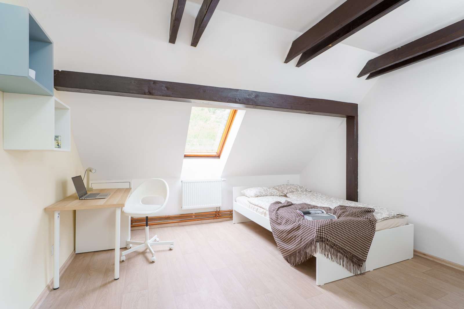 Room in shared apartment in Praha 9