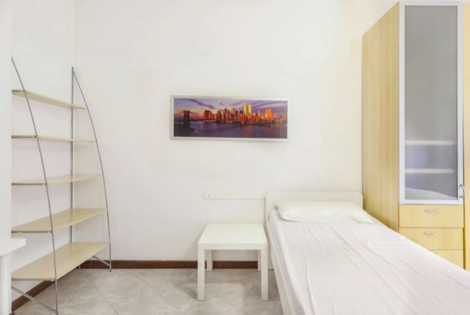 Bed for rent in shared room, 2-bedroom apartment in Milan