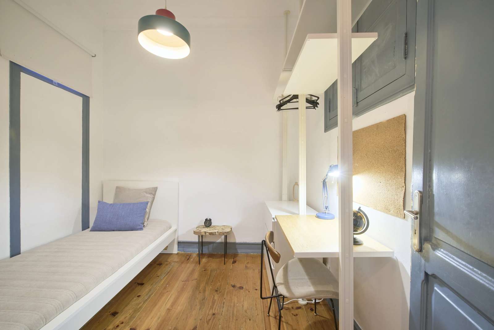 Room in shared flat for rent in Lisbon