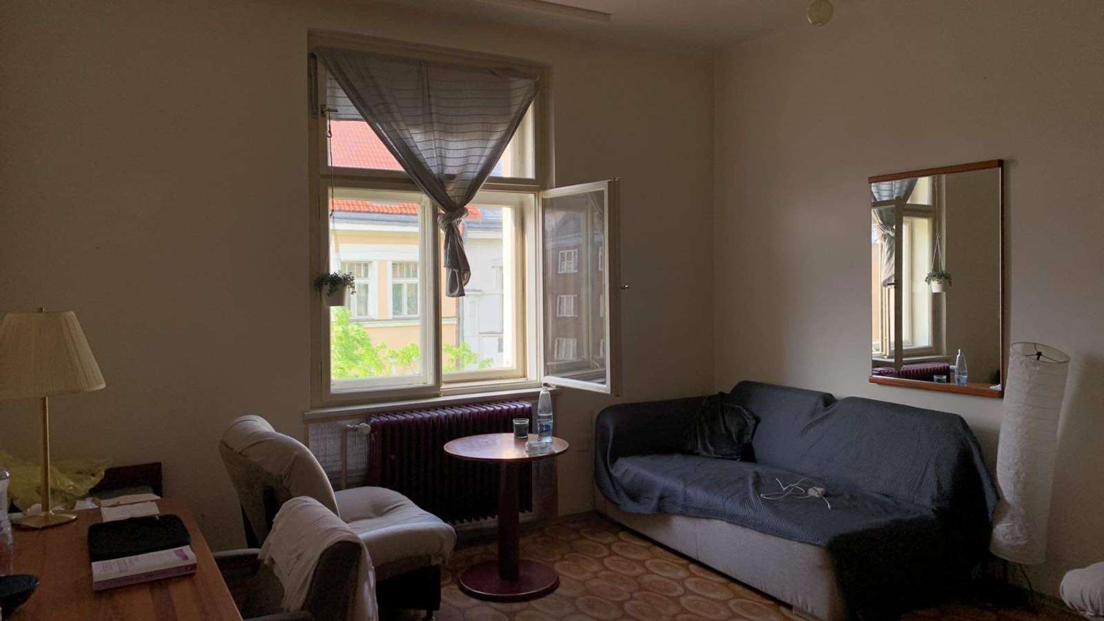 Room for rent in 3-bedroom apartment in  Vinohrady, Prague