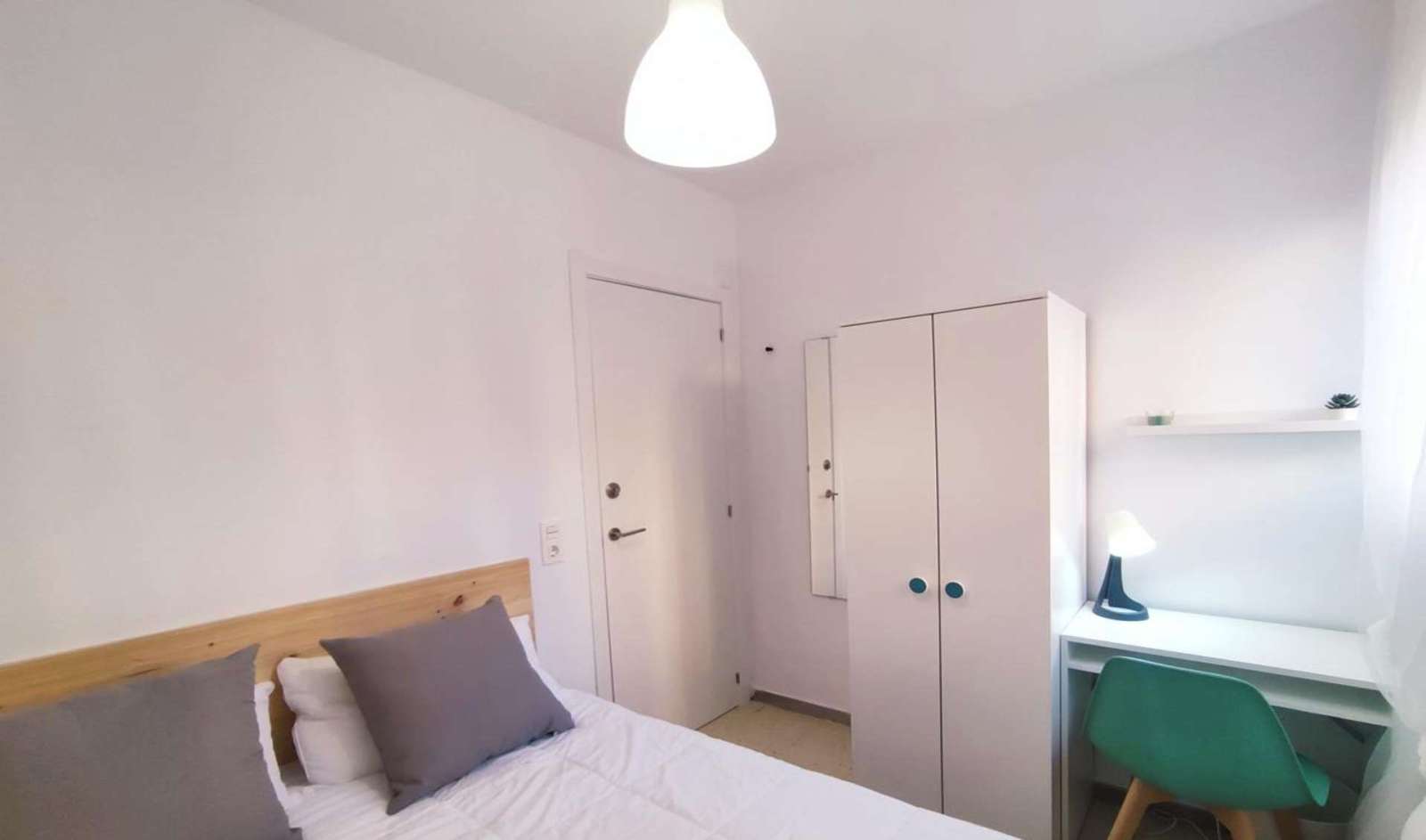 Room shared for rent in Casería de Montijo, Granada.