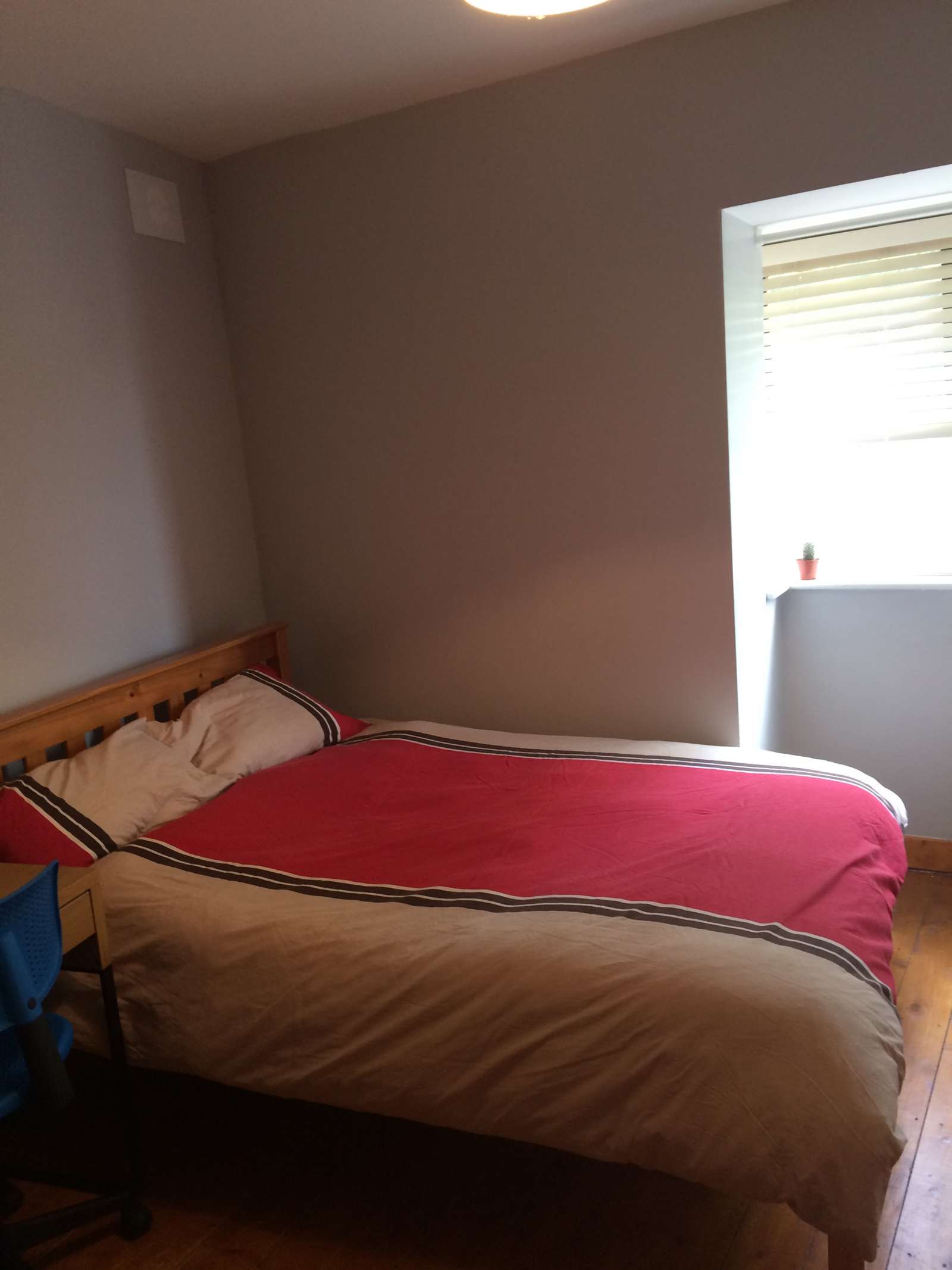 Room for rent in 4bedroom apartment in Glasnevin, Dublin (ref 297413