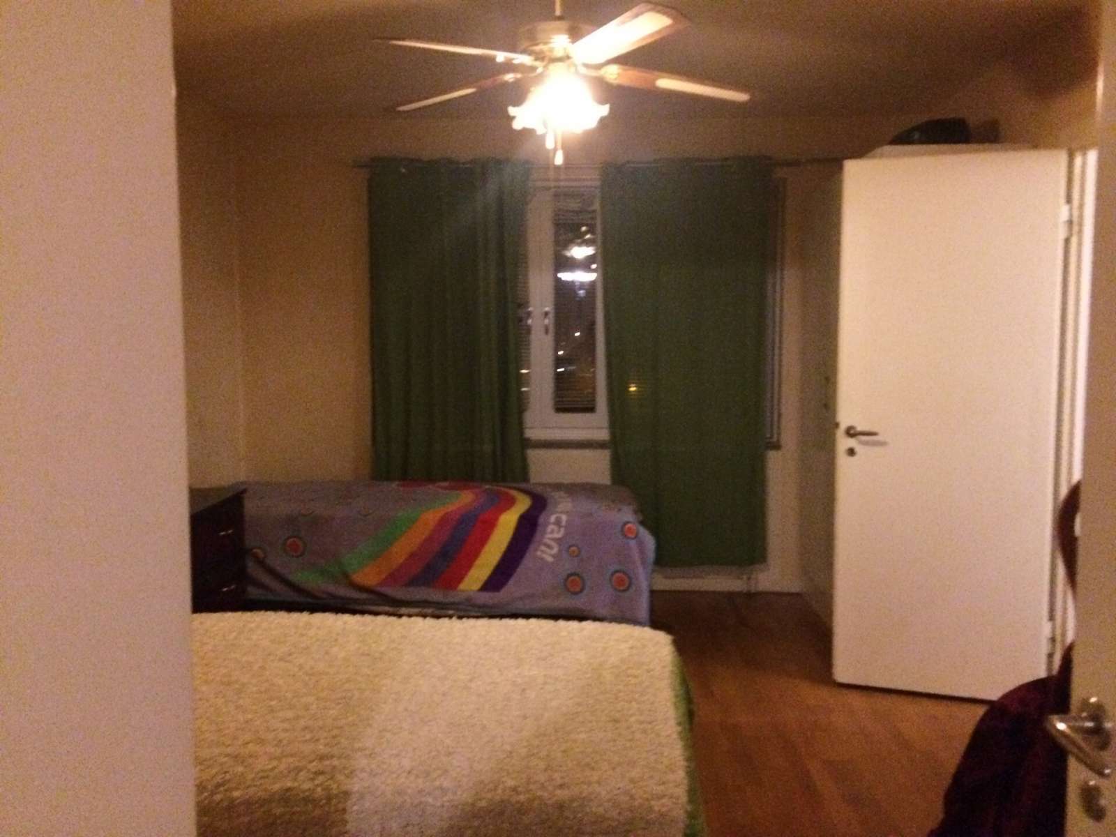 Room for rent in a 3-bedroom apartment in Stockholm