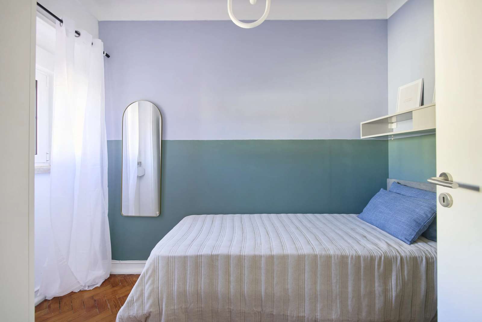Room in a shared flat for rent in Lisbon