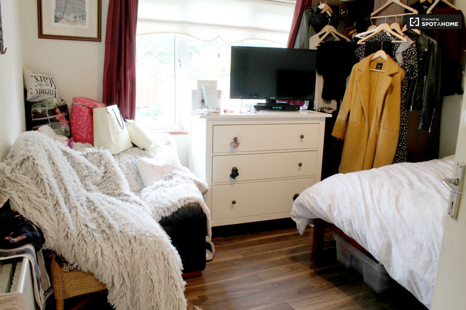 Lovely room to rent in 3bedroom house in Crumlin, Dublin (ref 267599