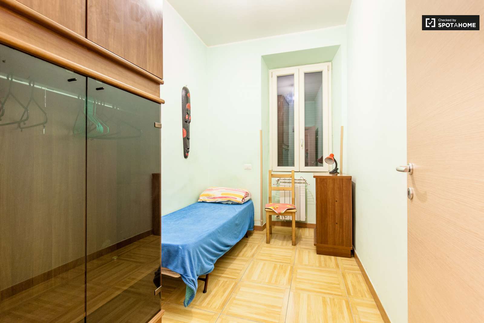 Modern room in 3-bedroom apartment in Pigneto, Rome