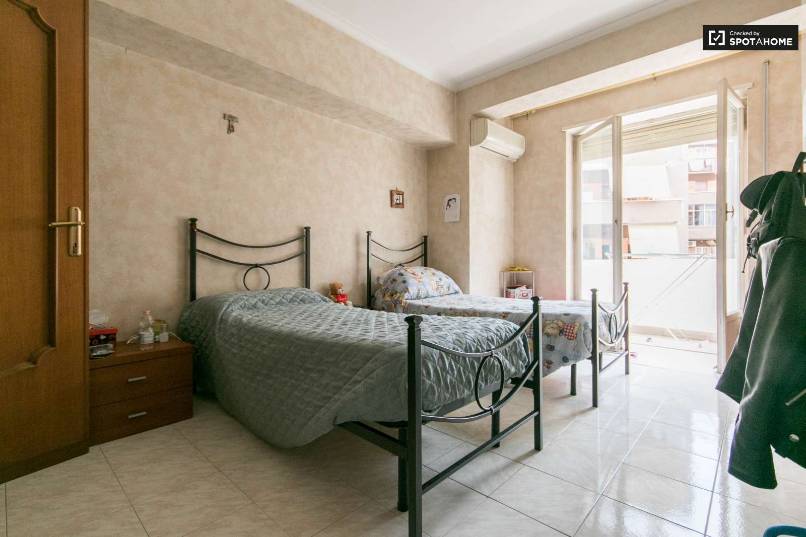Bed for rent in shared room in apartment, Tiburtina, Rome