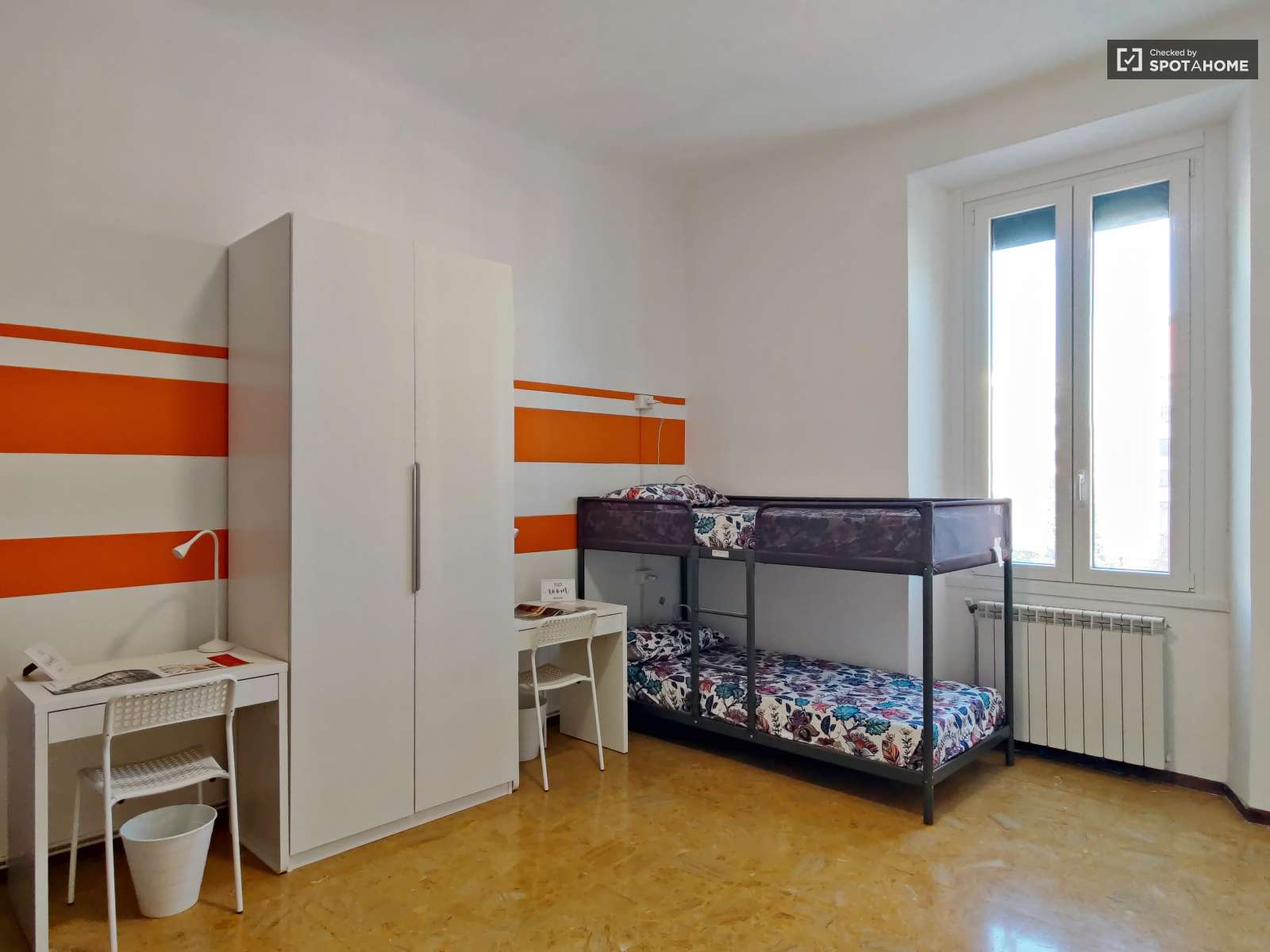 Bed for rent in apartment with shared bedrooms in Milan