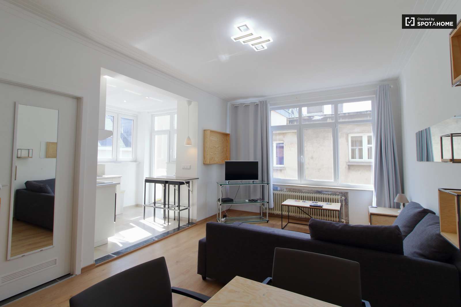 Chic studio apartment for rent in Sablon, Brussels (ref 332148