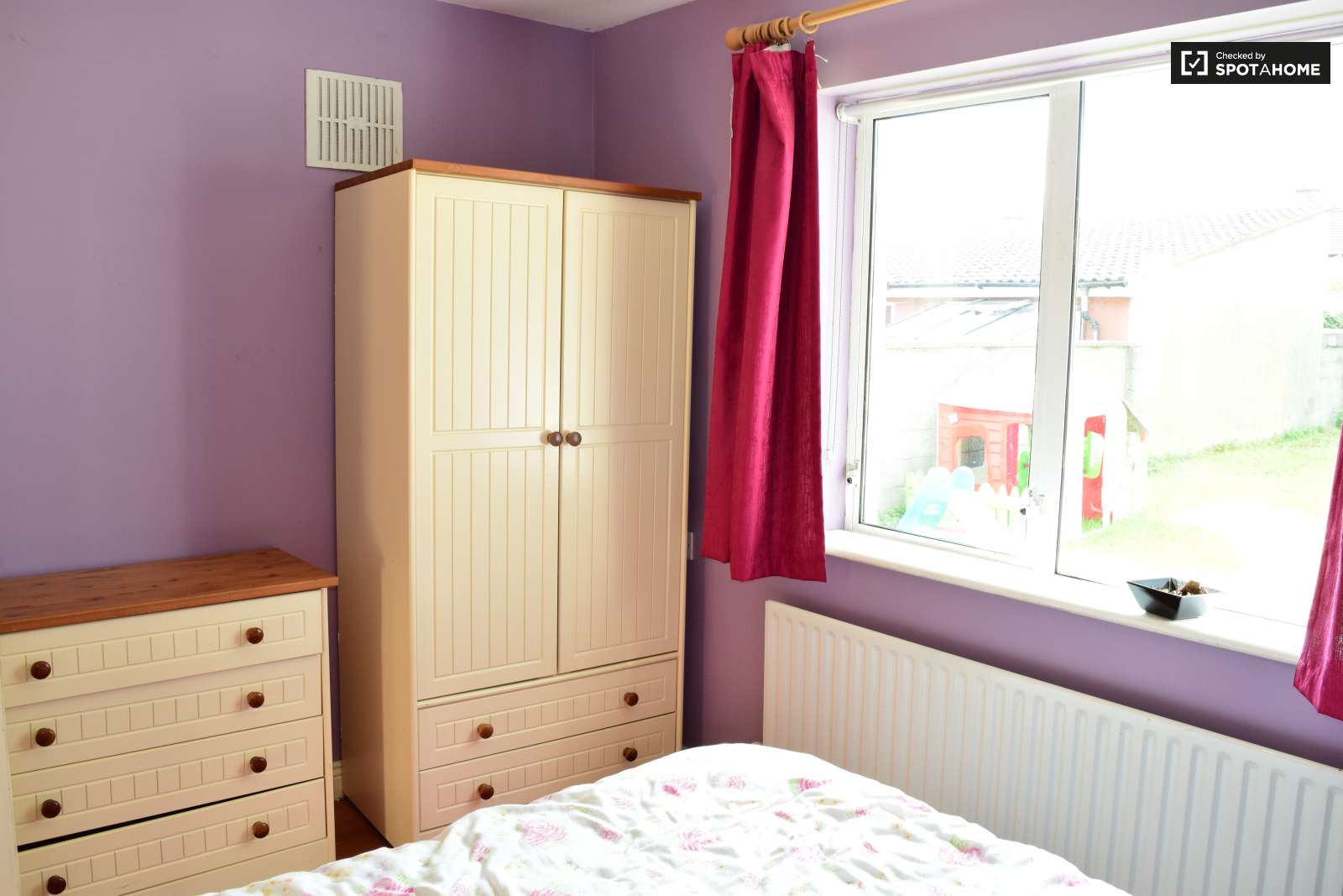 Light room in 4-bedroom apartment in Dublin