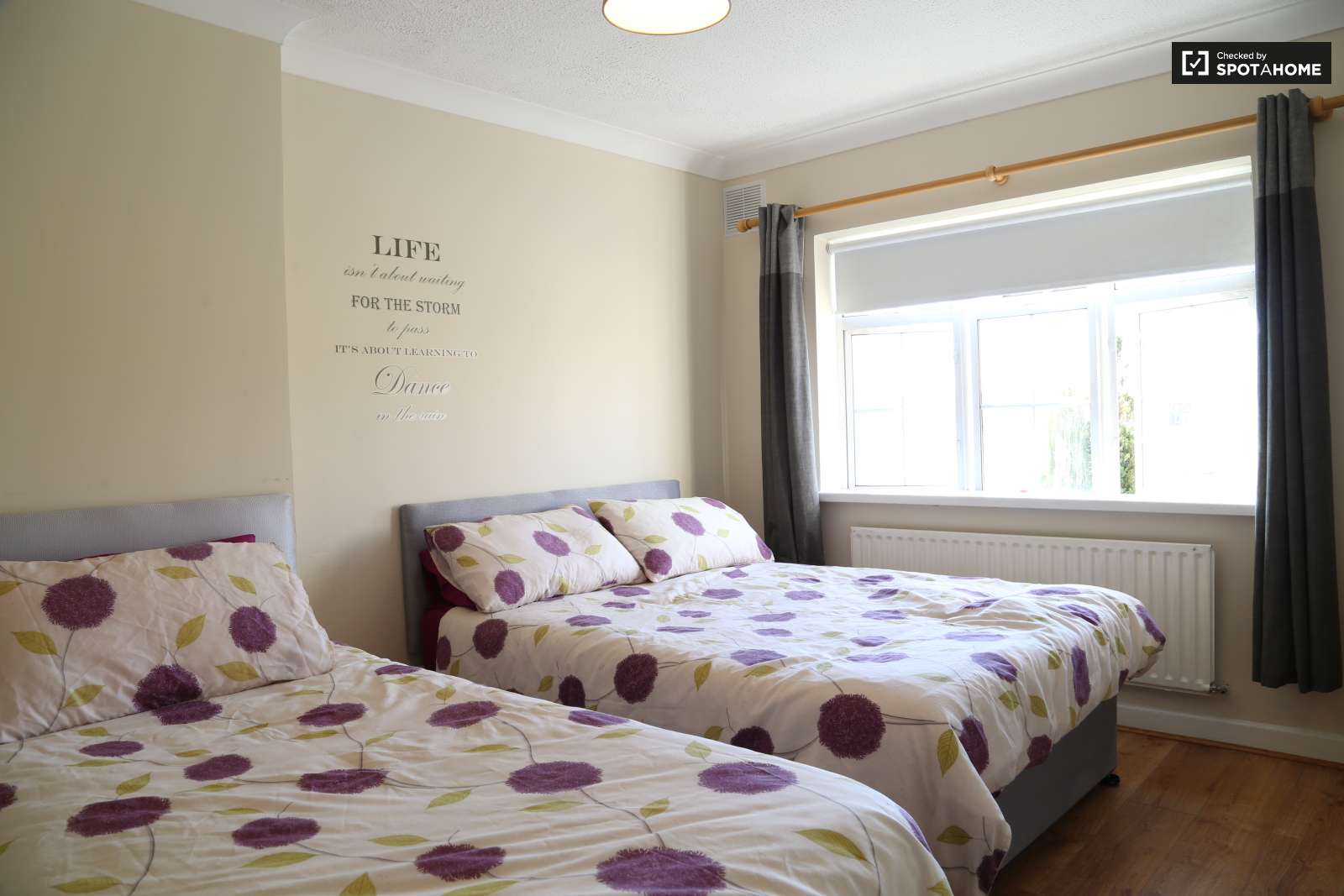 Twin bedroom in 5-bedroom apartment in Clondalkin, Dublin