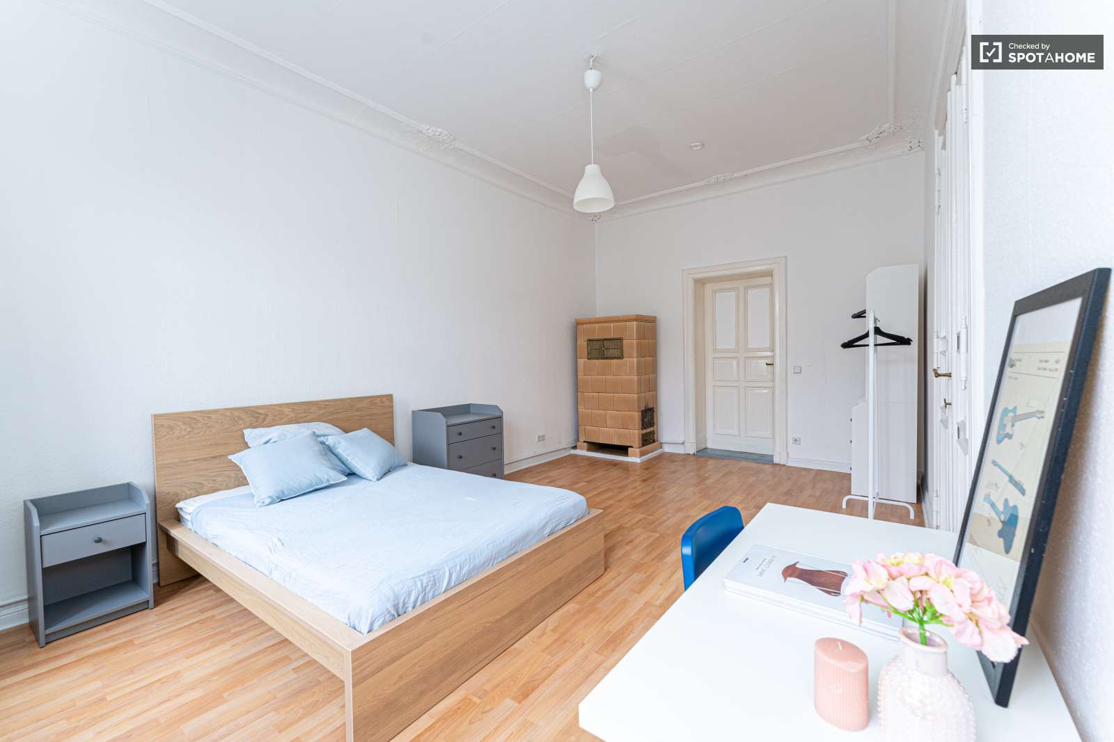 Zimmer zu vermieten in 6ZimmerWohnung in Moabit, Berlin (ref 221880) Spotahome