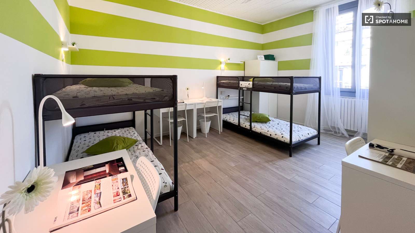 Beds in shared flat for rent in Tibaldi, Milan. Women only