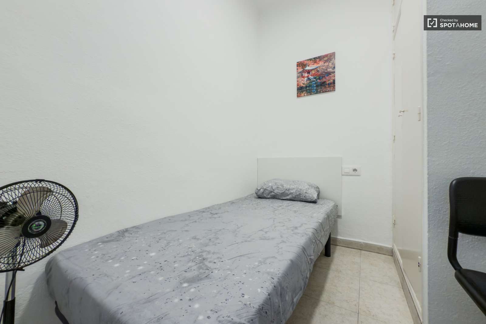 Room in shared flat for rent in Hostafrancs, Barcelona
