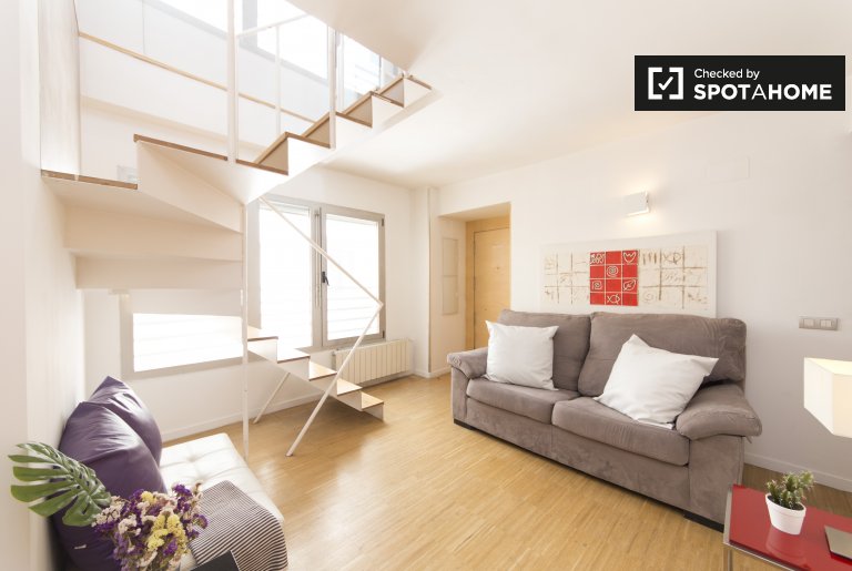3-bedroom apartment for rent in Embajadores, Madrid